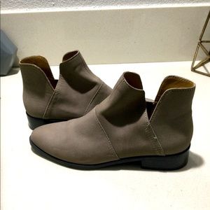 Lucky brand taupe/gray ankle booties